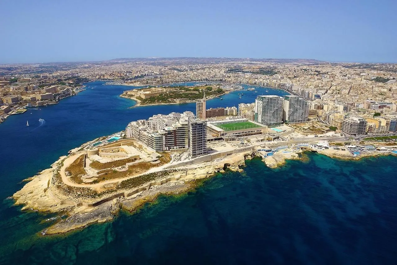 Modern Seaview Apartment In A Prime Location Sliema