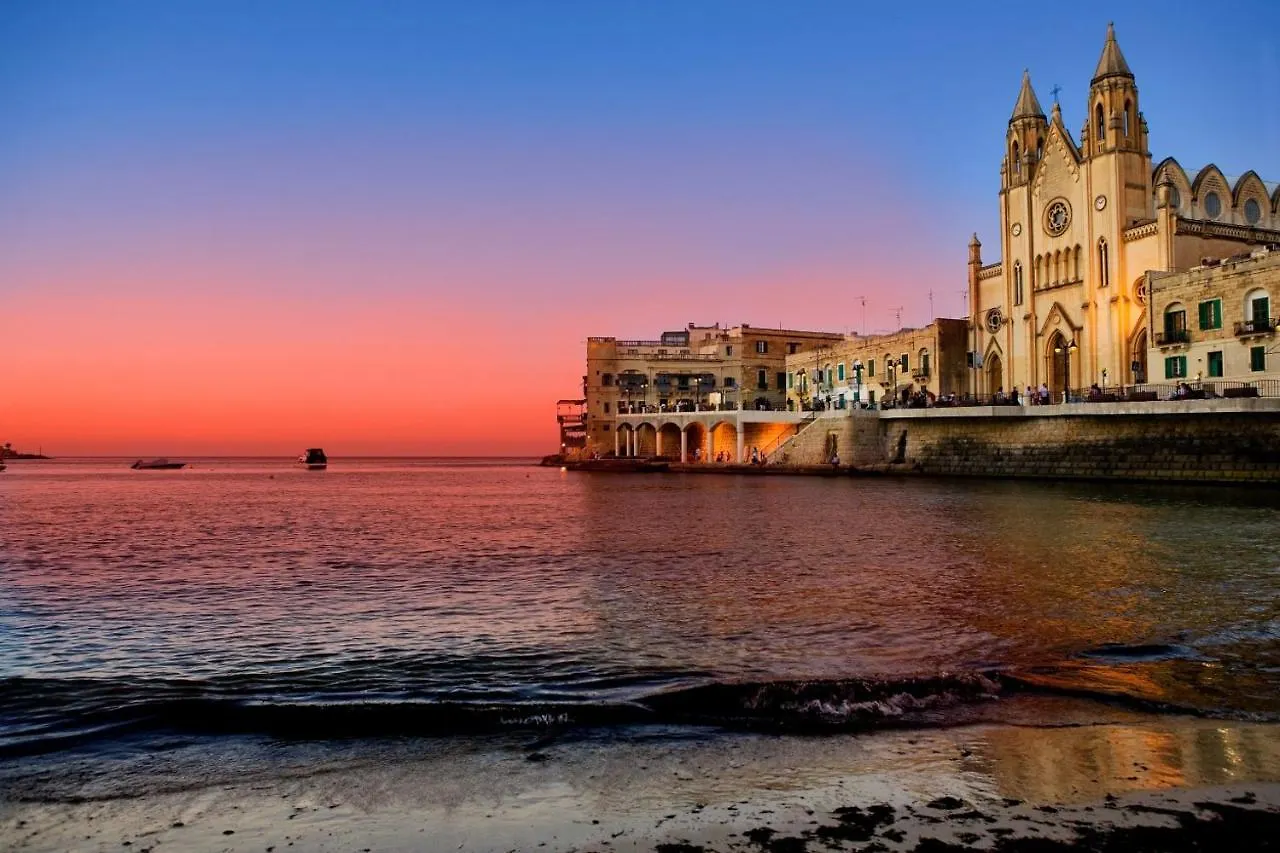 Modern Seaview Apartment In A Prime Location Sliema