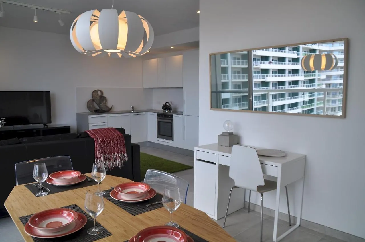 Modern Seaview Apartment In A Prime Location Sliema