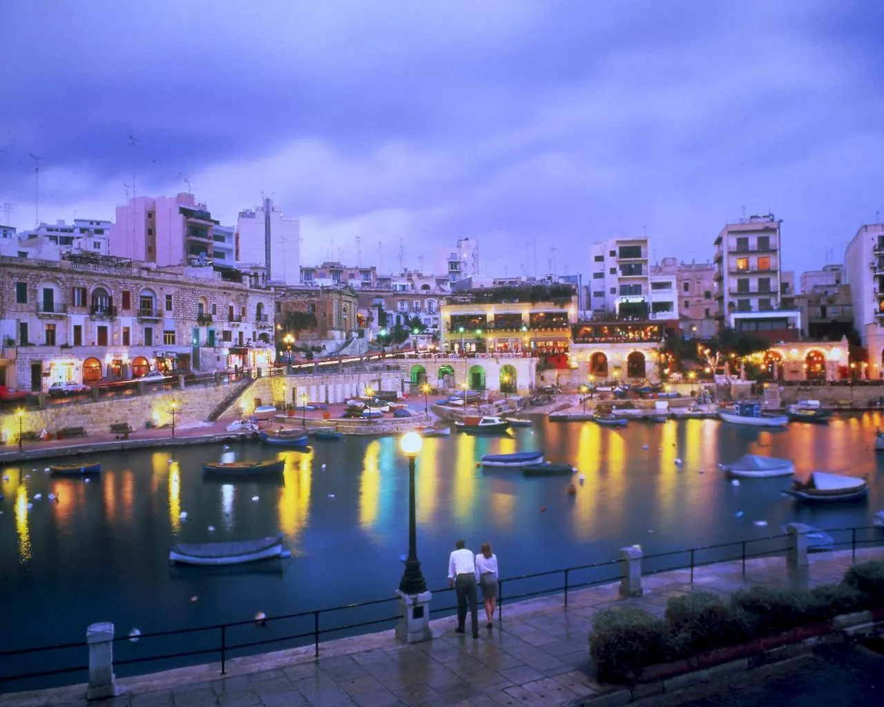 Modern Seaview Apartment In A Prime Location Sliema